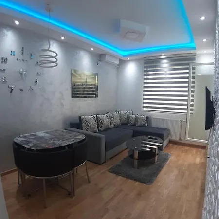 Lux Free Garage Нови-Сад
