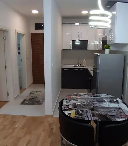 Lux Free Garage Lägenhet